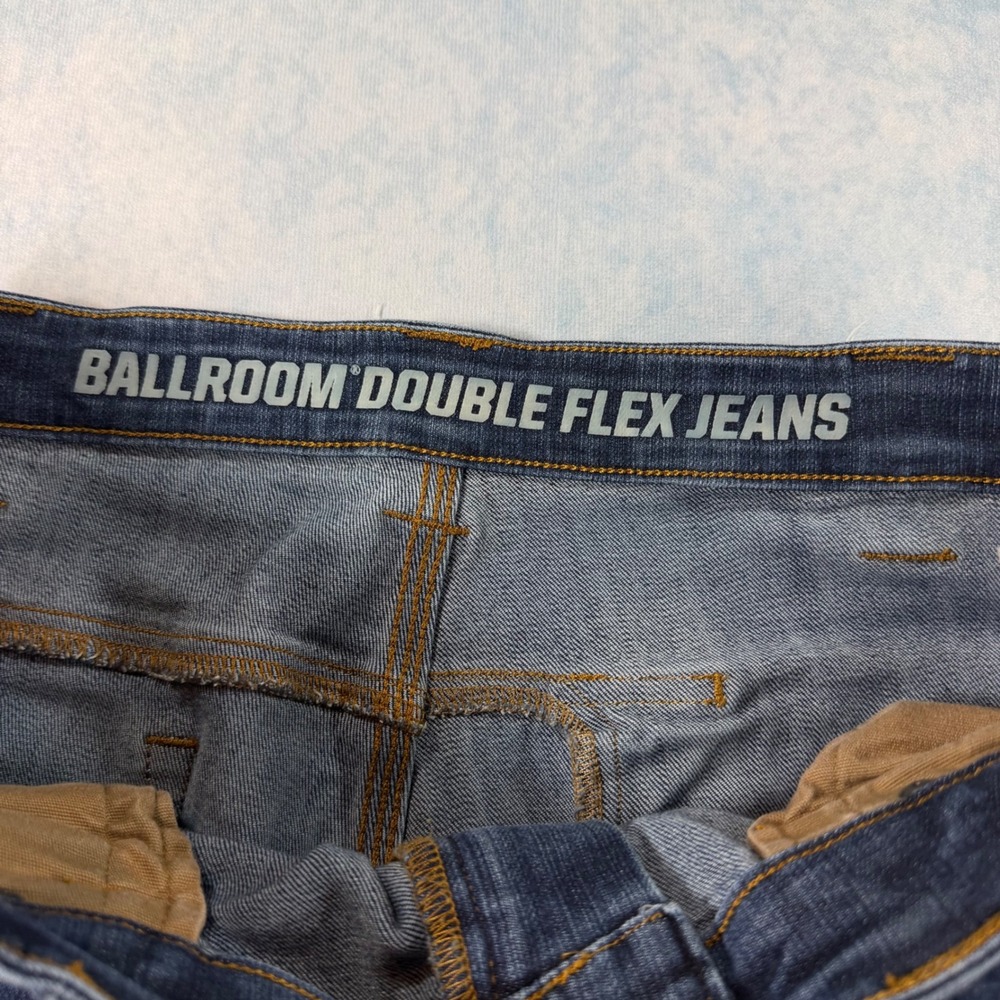 Duluth Ballroom Double Flex Jeans Mens 38x30 Blue Excellent Relaxed Fit Denim - Picture 4 of 12